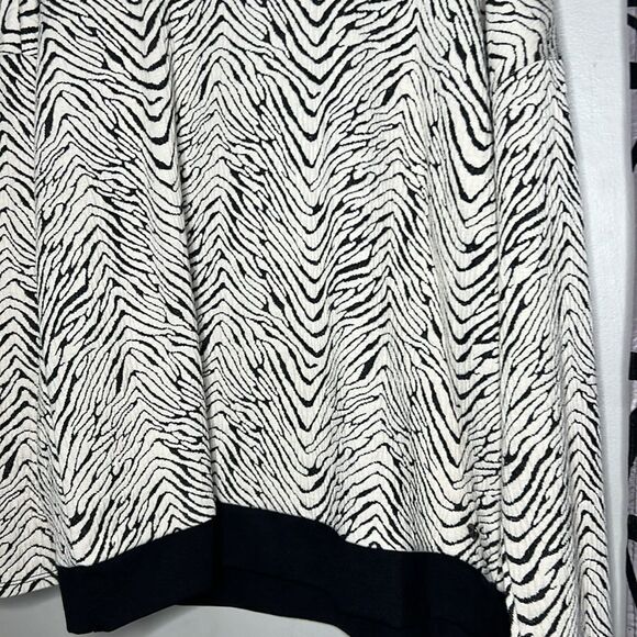 Liz Claiborne Black White Boat Neck Back Zip Zebra Print Pullover Sweater XL - Picture 5 of 9